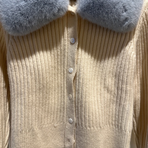 Zara Faux-Fur Neck Ribbed button up long sleeve size small - Picture 2 of 5